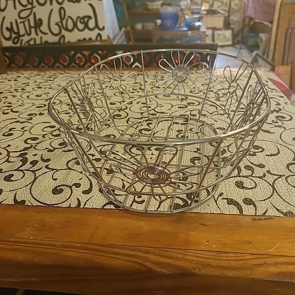 Wire Floral Basket - Picture 5 of 6